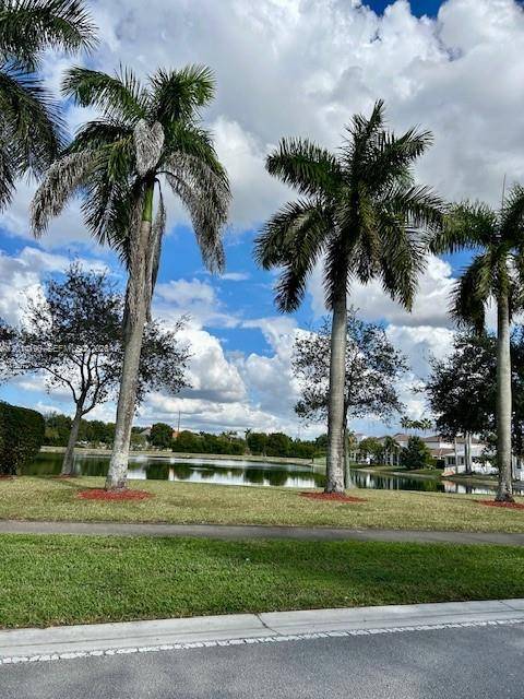 Beautifully remodeled 3BR 2BA condo spacious family room located in one of the most desirable areas of Miramar.