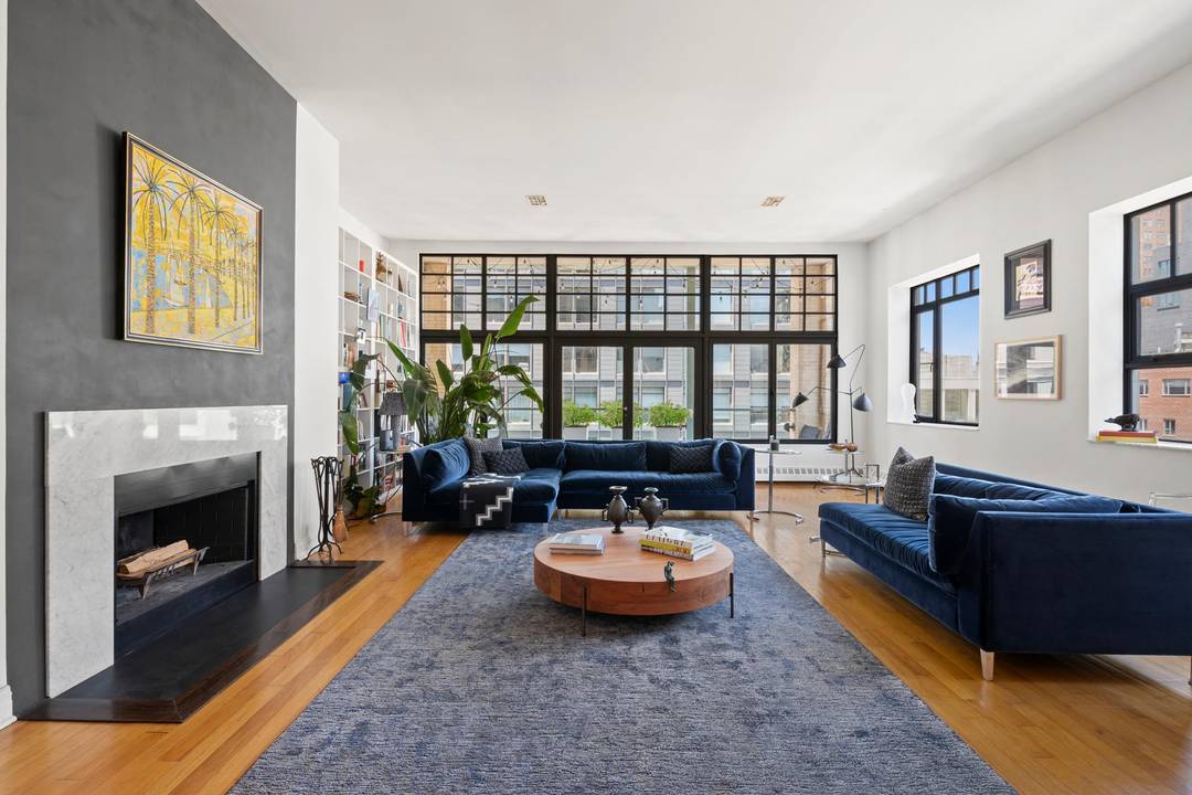 Please reach out to the listing agent, Michelle Griffith, at Douglas Elliman to schedule a tour.