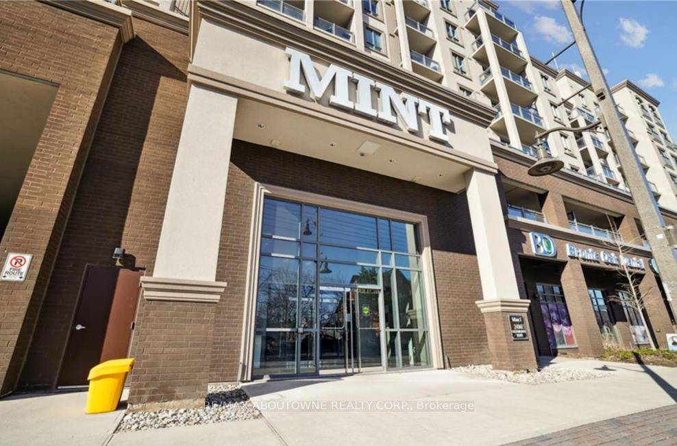 Bright amp ; Spacious Executive Style Condo for Lease.