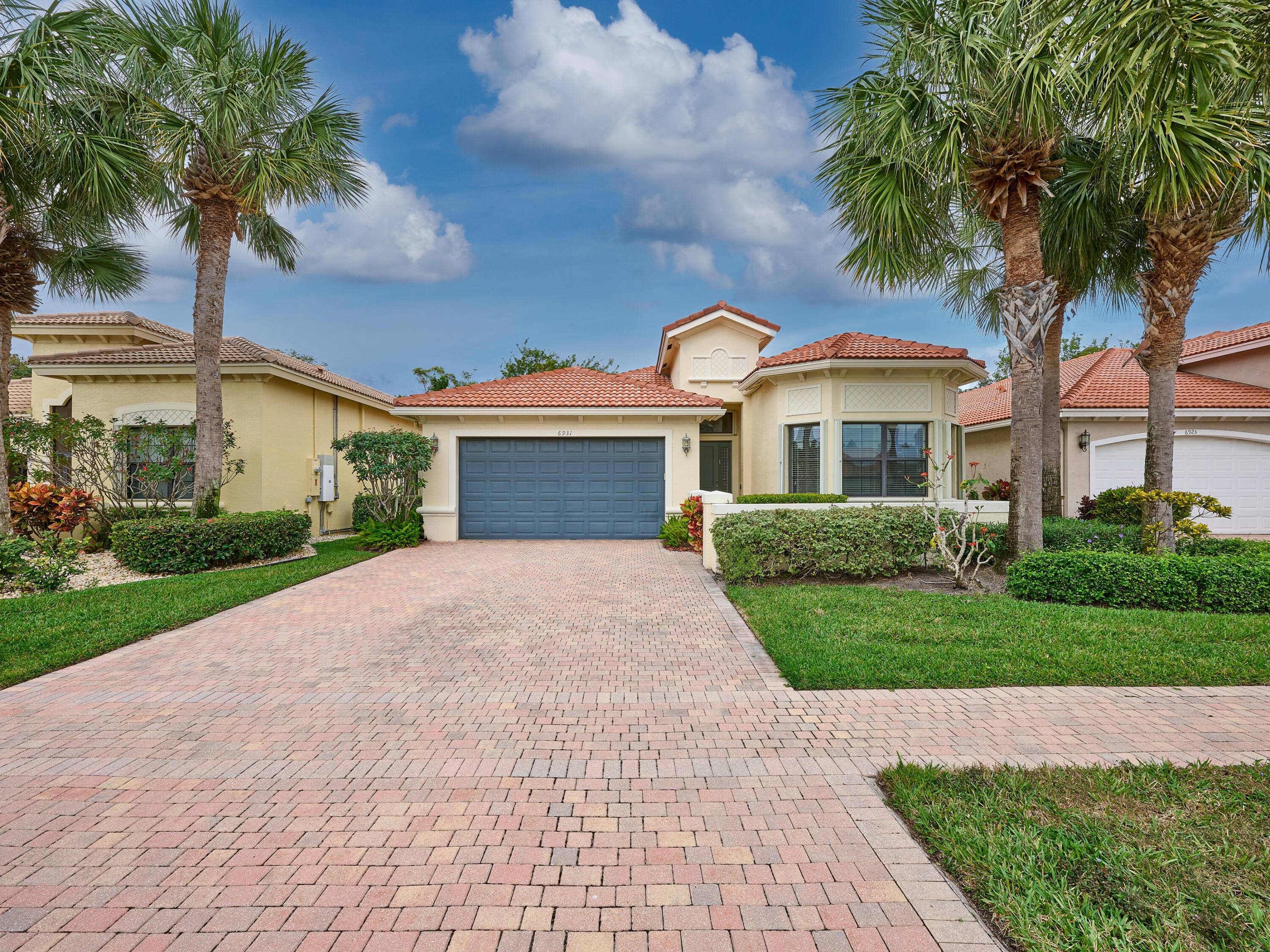 Welcome to the epitome of elegance and comfort in the premier active adult community of Tivoli Lakes !