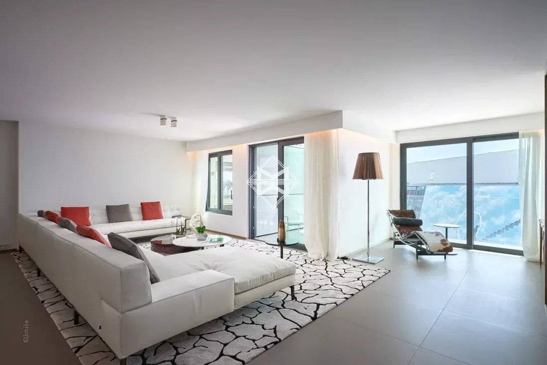 FIRST CROISETTE - Exceptional 3 bedrooms Apartment facing the Palais