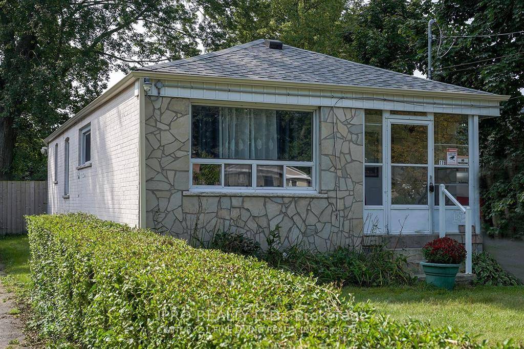 This 1 Br in the Basement is perfect for students and working professionals !
