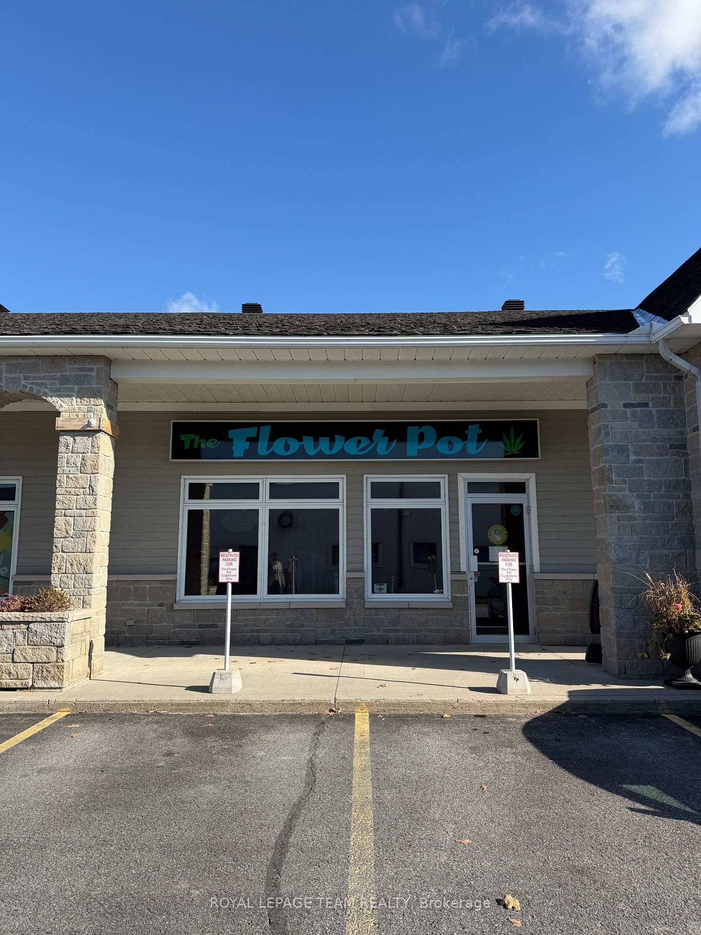 1200 SQ FT or up to 2450 SQ FT available for lease on Ottawa Street in Almonte in a busy strip mall, soon to be anchored by a national tenant ...