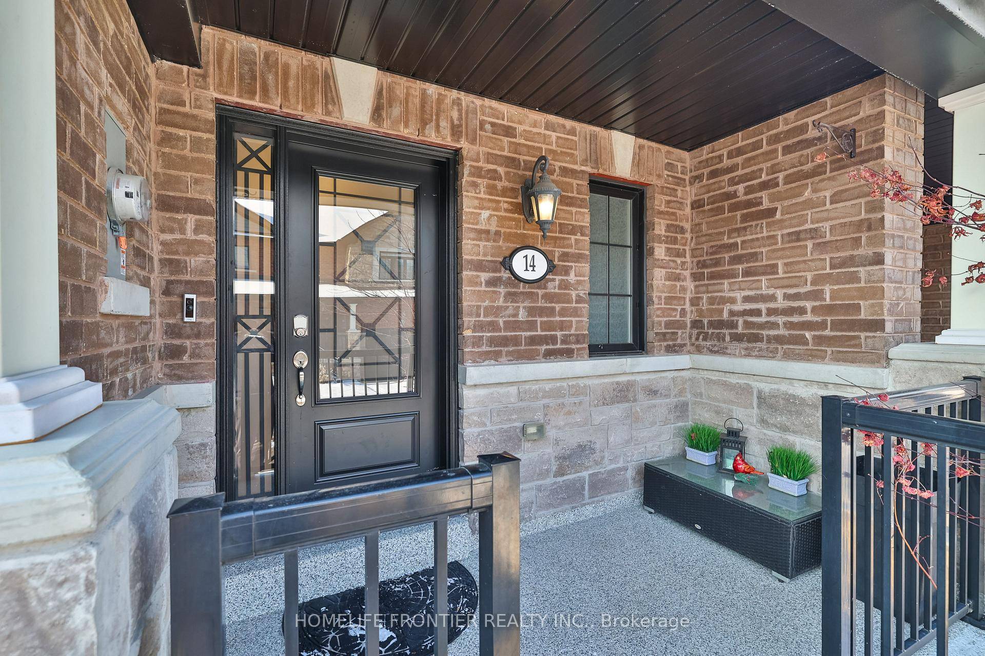 Welcome To The Exclusive neighborhood In Holland Landing !
