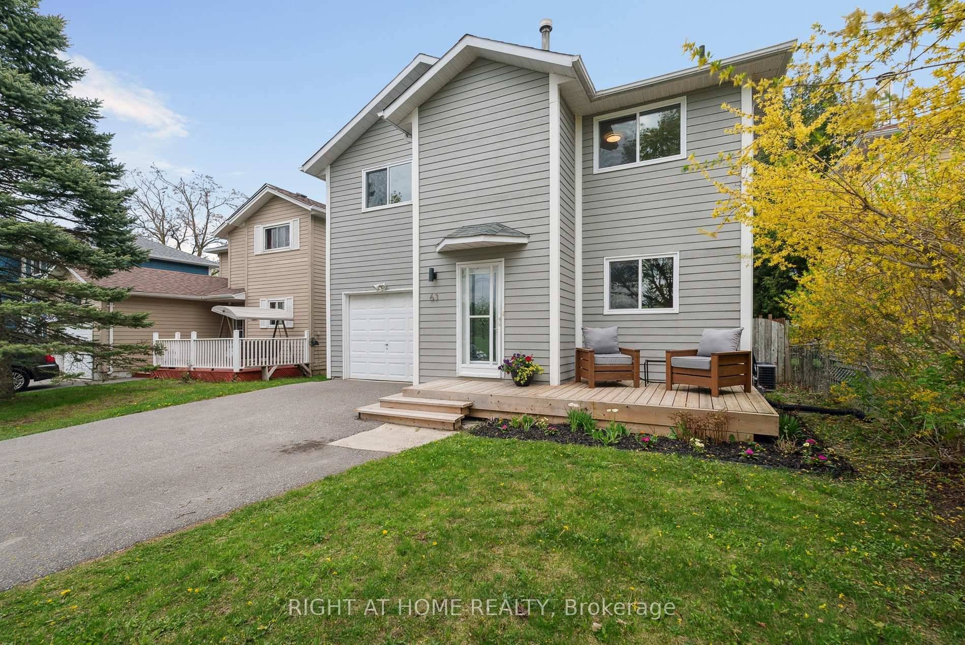 Perfect for first time buyers, young families, or investors, this well kept 3 bedroom, 3 bathroom detached home is tucked away on a quiet dead end street in the heart ...