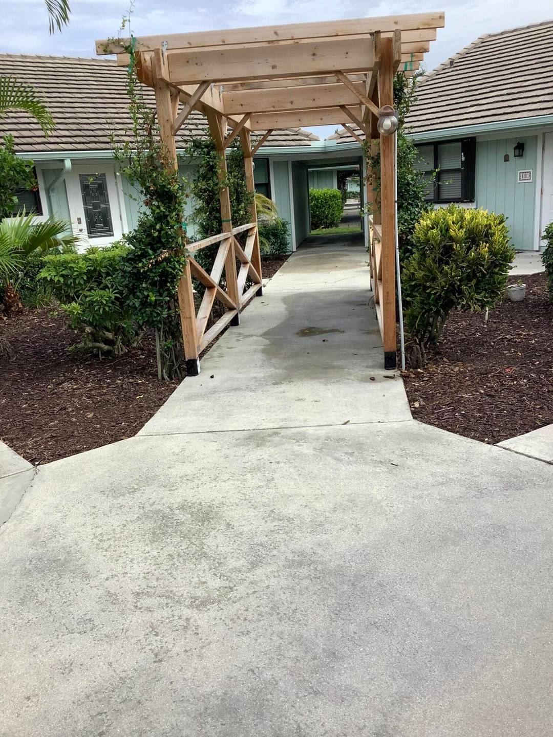 Rented for 2025 season, Super Location, minutes to beautiful Beaches, Golf, Riverwalk Restaurants, Theaters, Shopping.