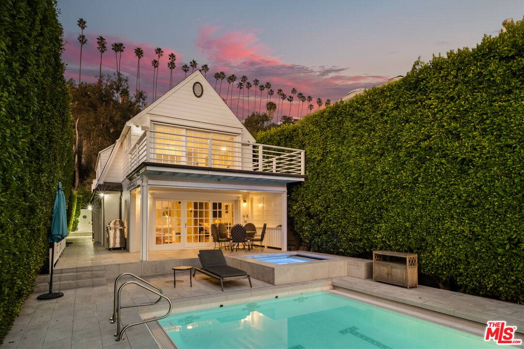 501   Palisades Beach Rd 5BR Santa Monica La