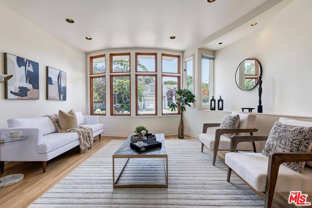 1307   Ozone Ave 4BR Santa Monica La