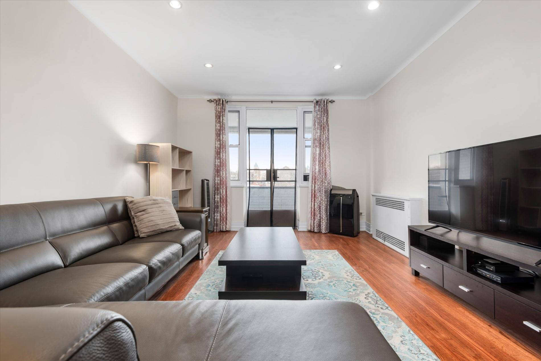 Charming 1 Bedroom, 1 Bathroom in Historic Jackson Heights Move In Ready !