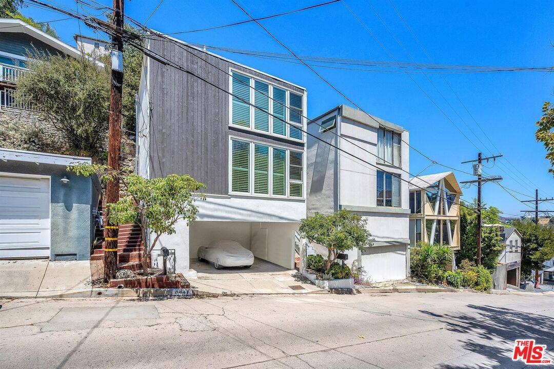 8441   Ridpath Dr 2BR Hollywood Hills East La