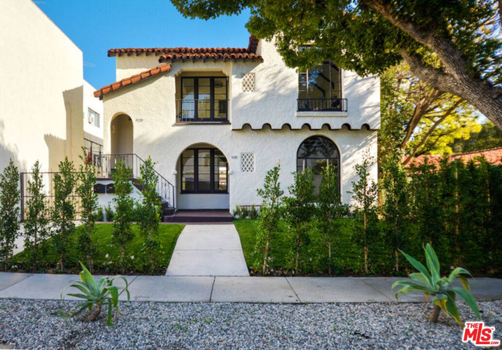 918  N Genesee Ave 2BR Hollywood Hills East La