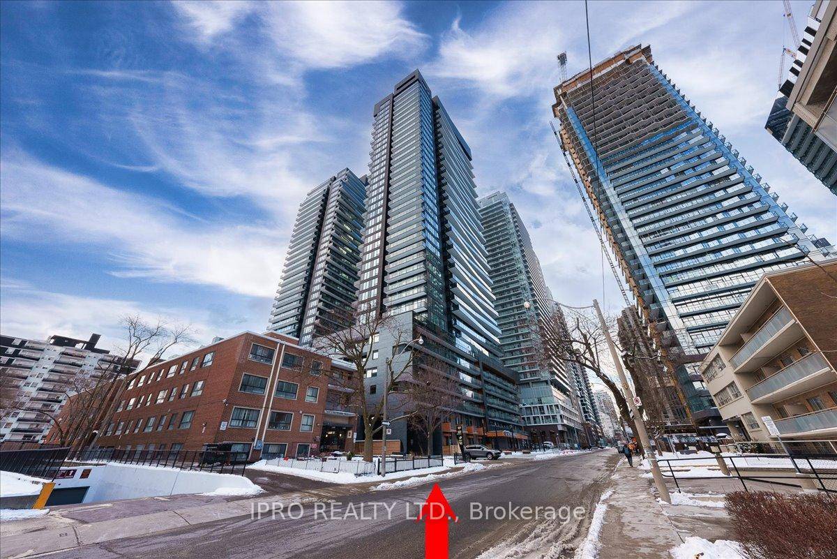 Brand New 2 Bedroom, 2 Bath Unit At Line 5 Condos And Large Locker.