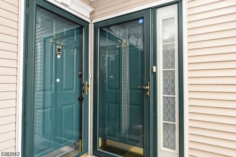 Welcome home to this ground level, one floor condo in the quiet gated community that is Cambridge Heights.