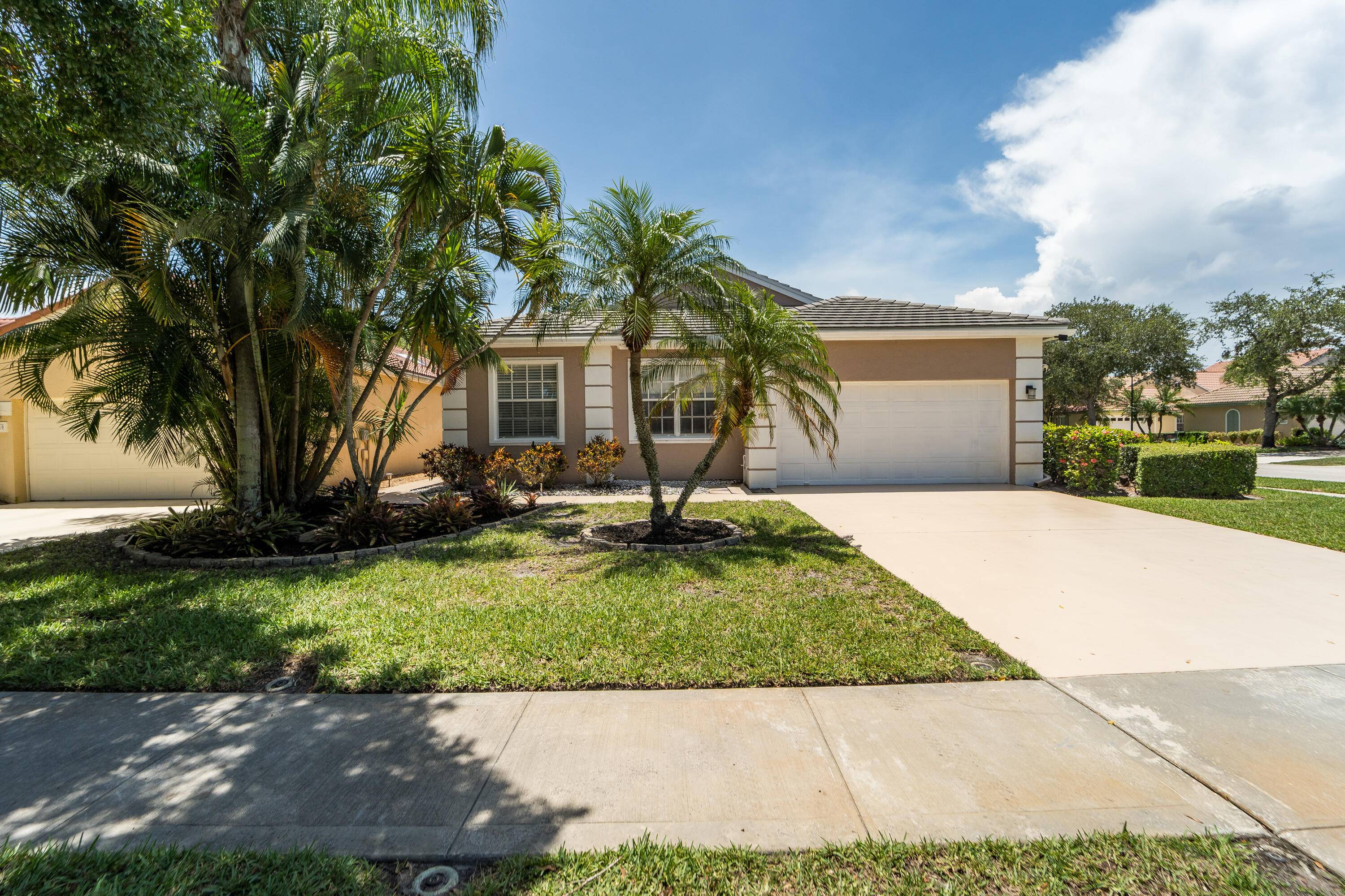 Located in the desirable gated community of Summerfield this pristine CBS home has 3 bedrooms, 2 baths and a 2 car garage.