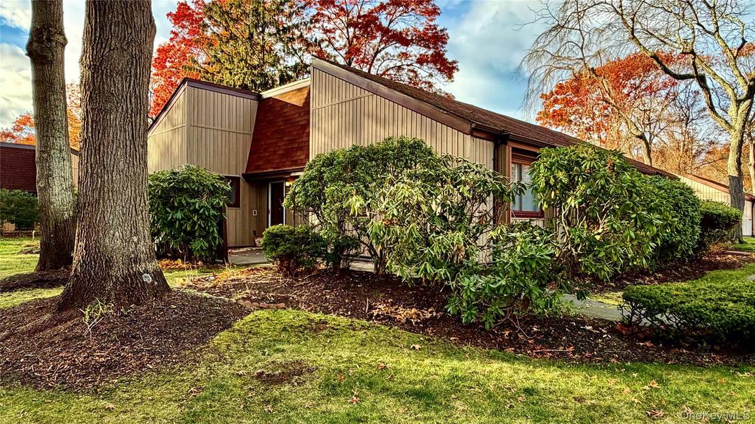 Beautifully Renovated Coventry Ranch End Unit in Active 55 Community Move right into this updated 2 bedroom, 1.