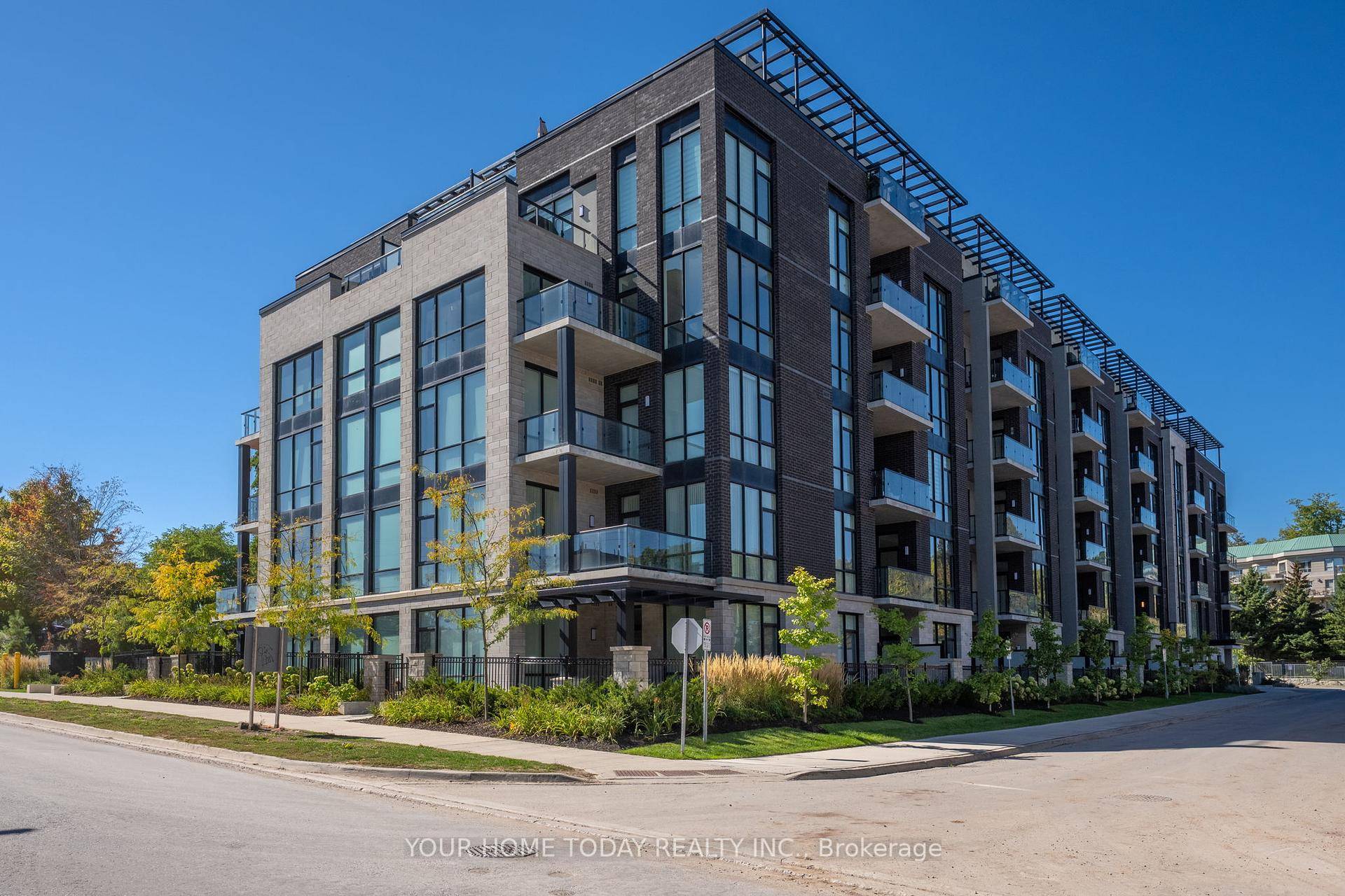 Spectacular is the only way to describe this 2 bedroom, 2 bathroom penthouse in The Mill Landing an exclusive condo located in the sought after downtown area.
