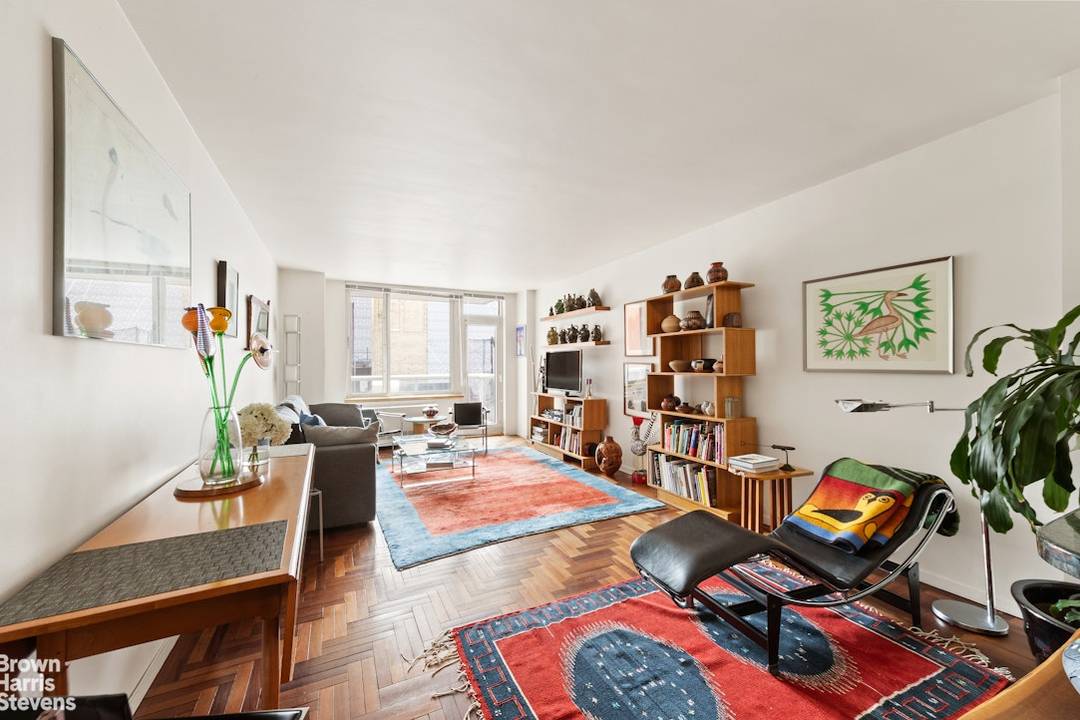 Move right into this Split 2 Bedroom, 2 Bathroom, home boasting your own private South facing balcony for morning coffee, office calls or evening cocktails !