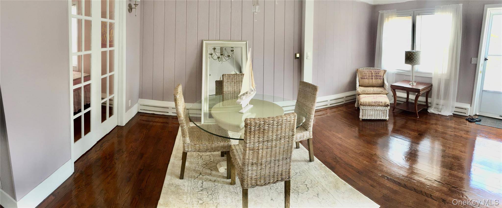 Beautiful 2 bedroom, 1 bath rental located in the heart of Long Beach s trendy West End !