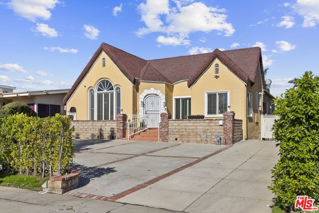 5761  W Olympic Blvd 4BR Hancock Park La