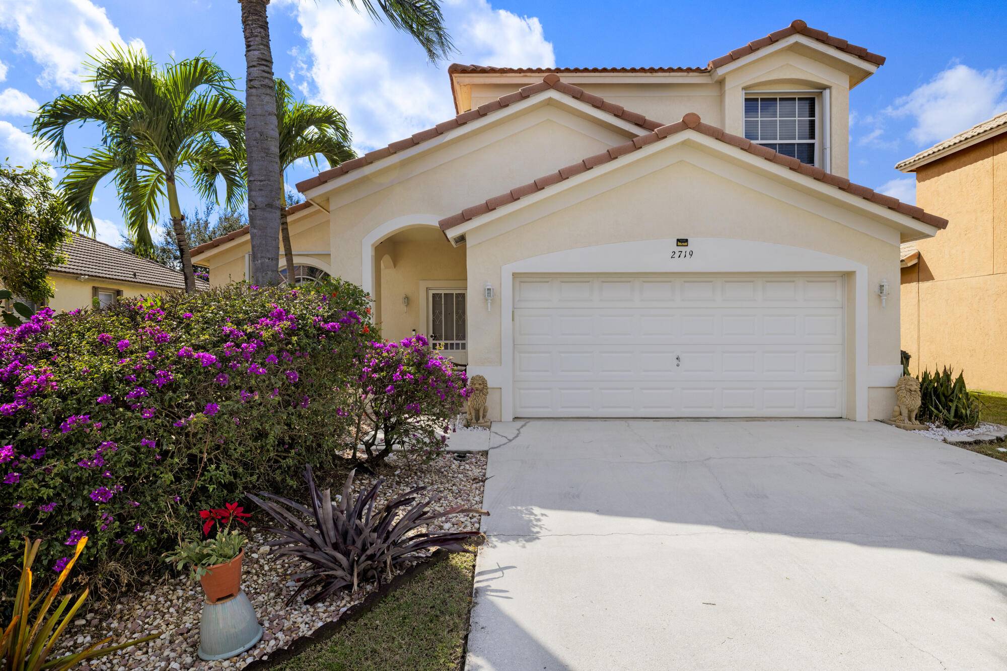 Original owners have pampered this 2 story home.