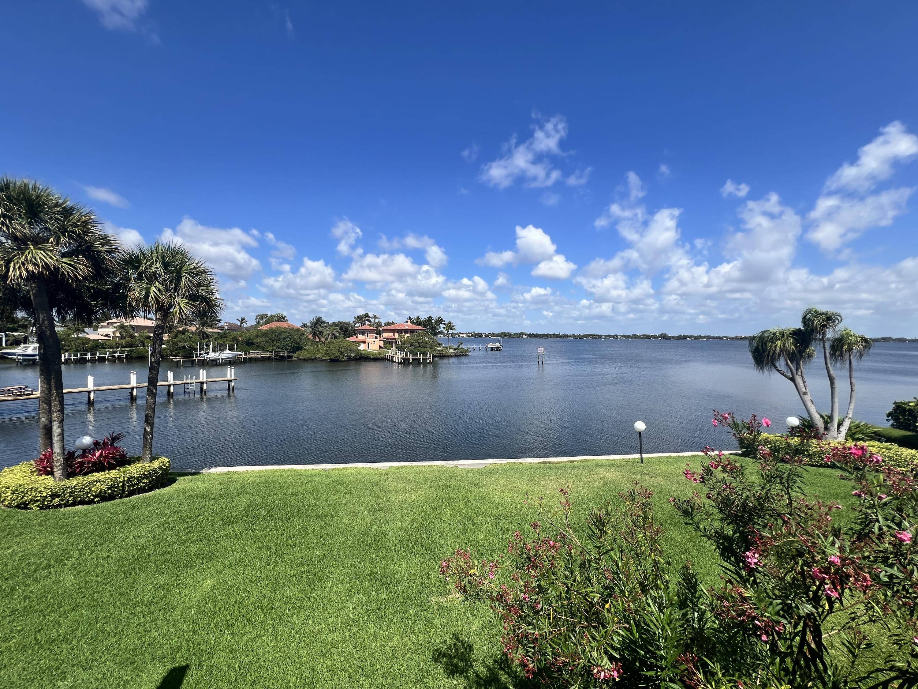 ''ANNUAL or SEASONAL''ANNUAL 6, 900 p month SEASONAL Furnished 12, 500 mSEASONAL Unfurnished 11, 000 mExperience luxury coastal living at its finest with this stunning two story townhome boasting breathtaking ...