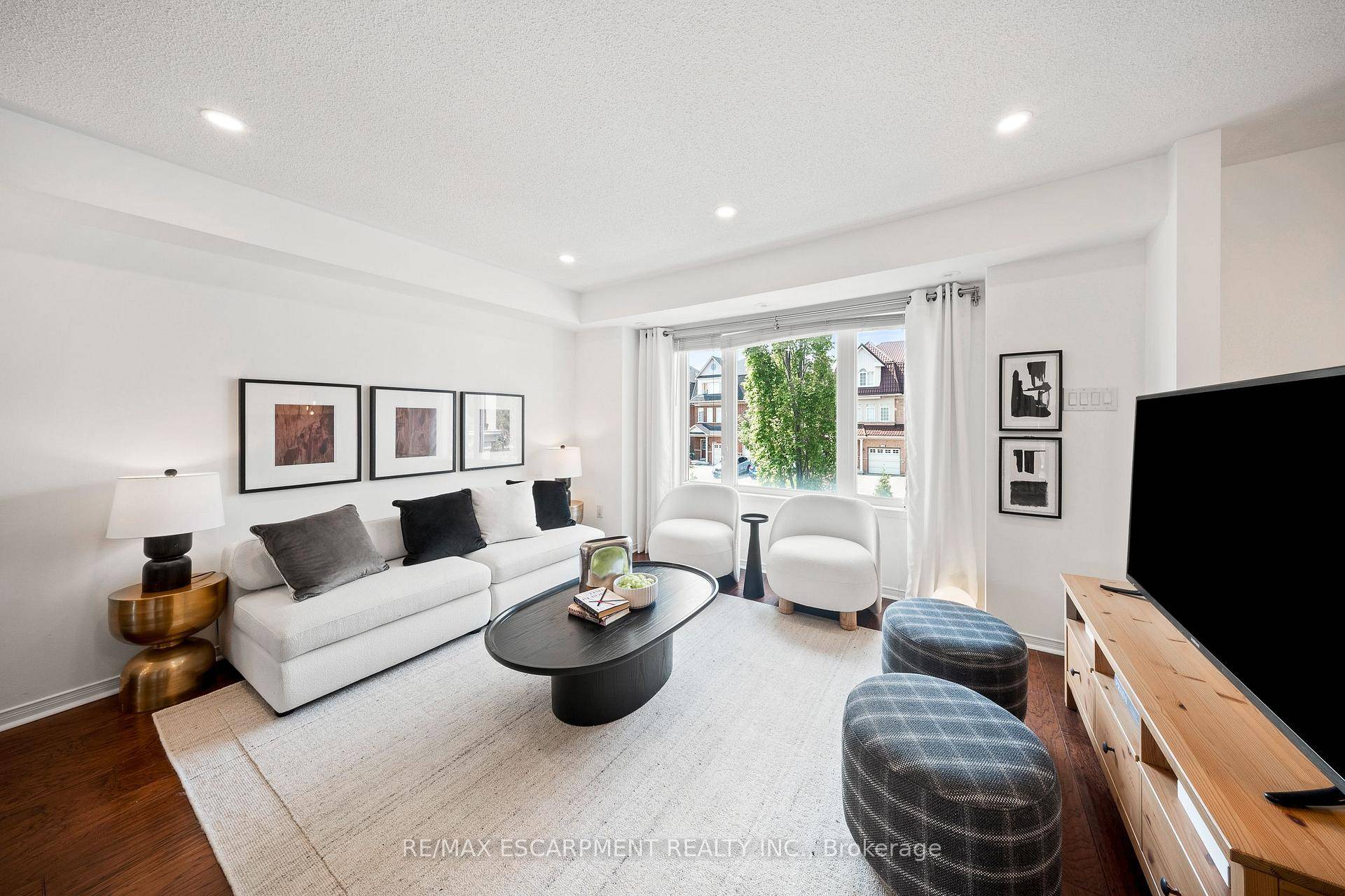 Welcome to your dream home at 36 4965 Southampton Drive, Mississauga a stunning 1, 317 sq.