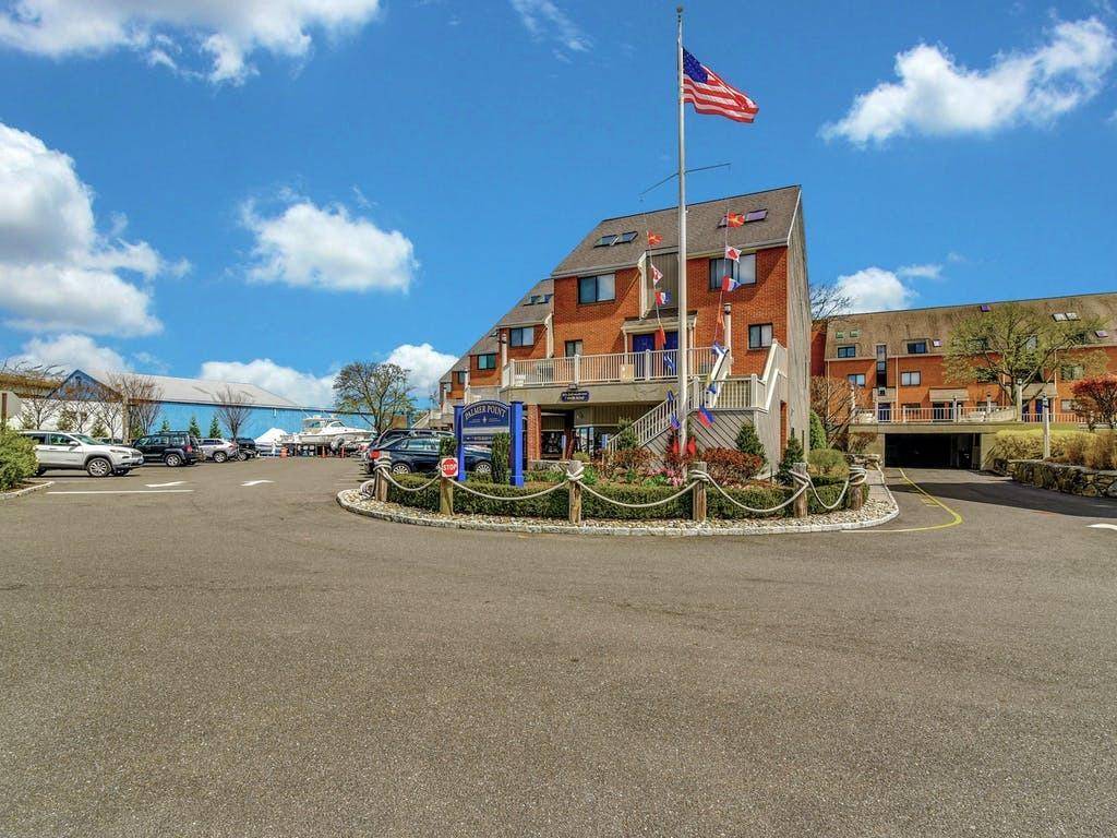 CONVENIENT TO ALL ! Elegant Designer Taste TRIPLEX, OPEN FLOOR PLAN, CTRL A H.