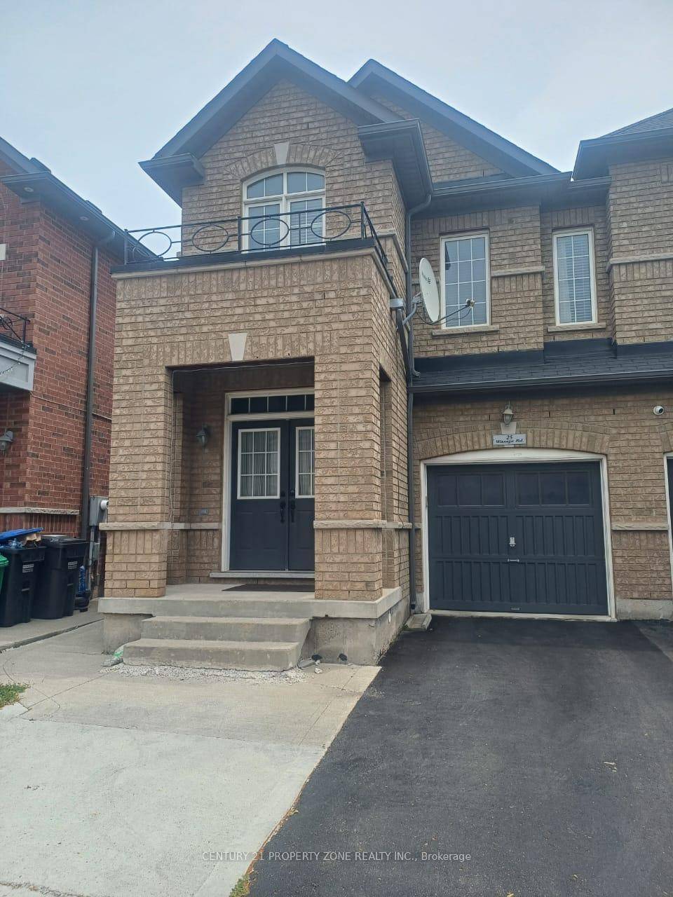 Gorgeous opportunity to lease 3 Bedrooms semi detached home in high demand area walking distance from school, close to go station plaza with walmart, gas station, transit, banks and dollar ...