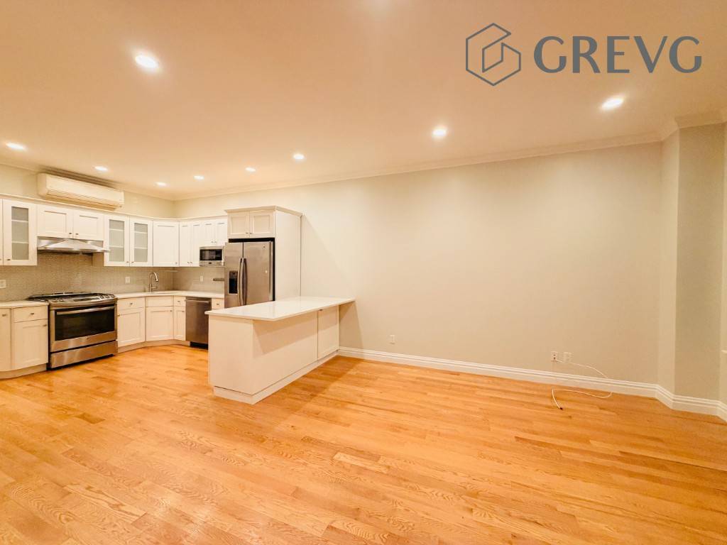 Looking for a two year lease with 1st year's rent 6, 950 and 2nd year's rent 7, 100.