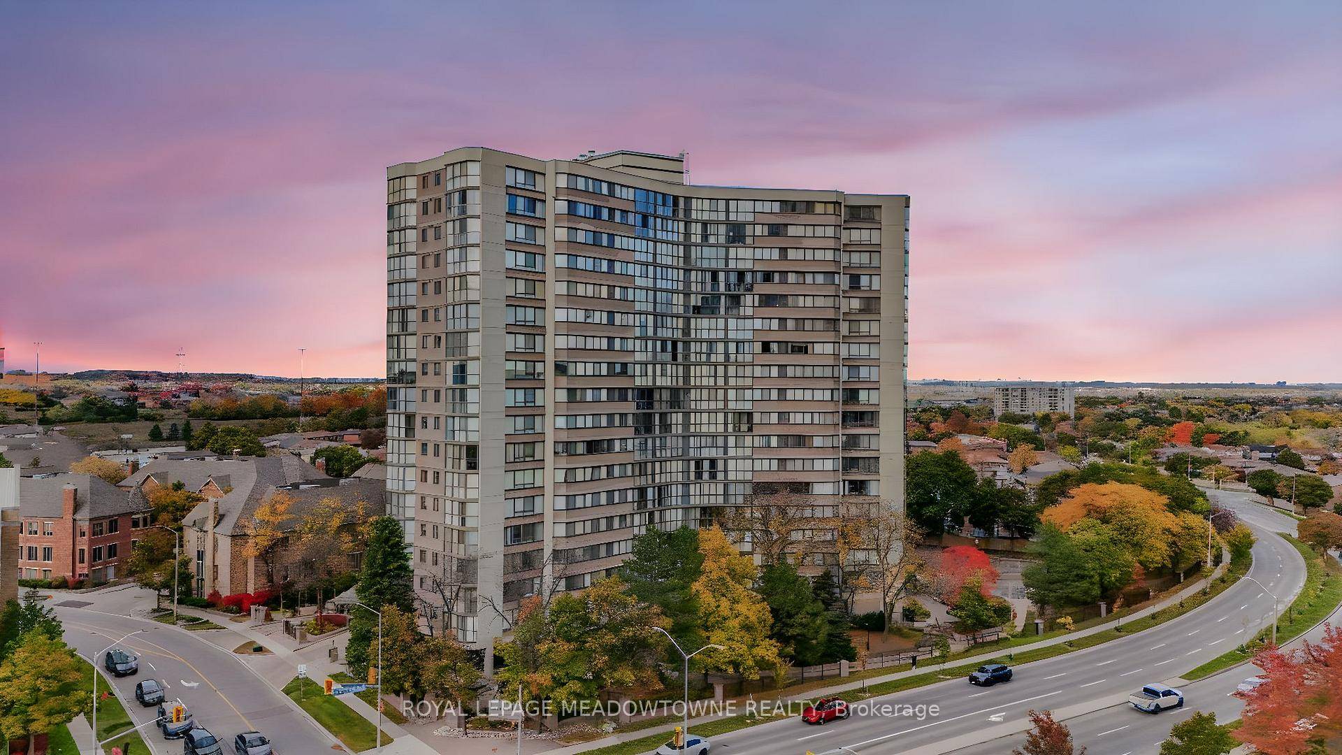 Welcome Home ! Your Beautifully Upgraded Condo in the Heart of Mississauga Awaits !