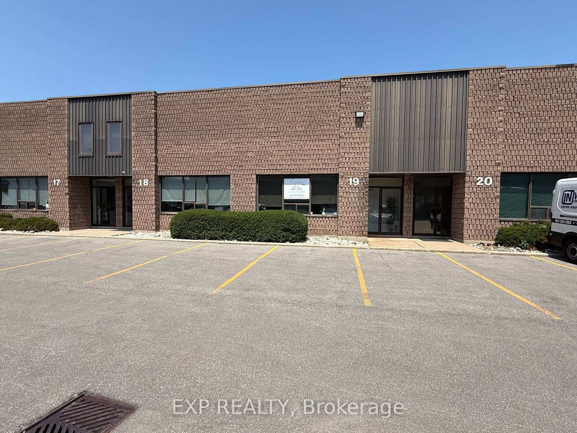 Premium Industrial Commercial Unit, 1986 Sq Ft, 1488 sqft 496 sqft Mezzanine, EG Zoning, 20' Clear Height, and Ample Parking.