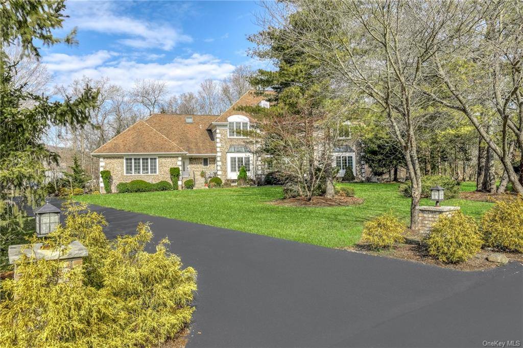 MONTEBELLO STATELY BRICK AND STUCCO SURROUND GRAND HOME NESTLED IN EXCLUSIVE CUL DE SAC.