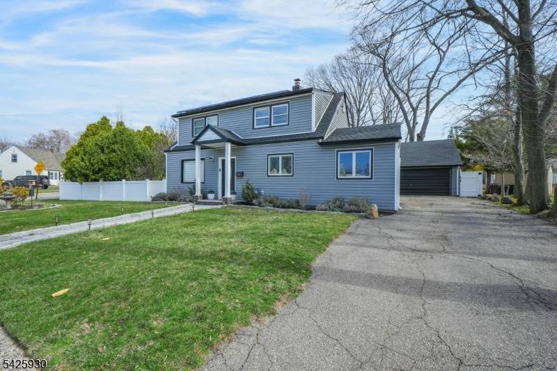 Welcome to this beautiful and modern home located on a desirable corner lot, offering 4 bedrooms and 2 full baths.