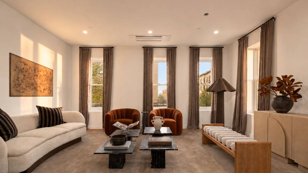 Park Slope living is beautifully realized in this expansive three bedroom, three bathroom floor through condominium offering exceptional light, refined finishes and private outdoor space.