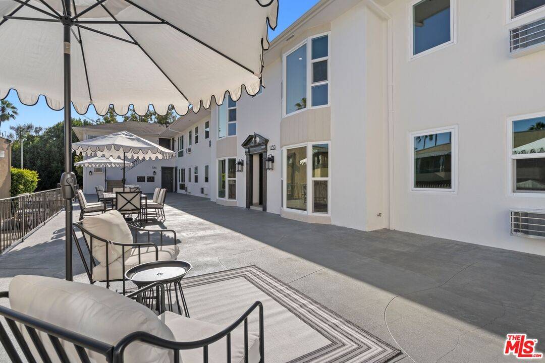 1252  N Crescent Heights Blvd 2BR Hollywood Hills East La