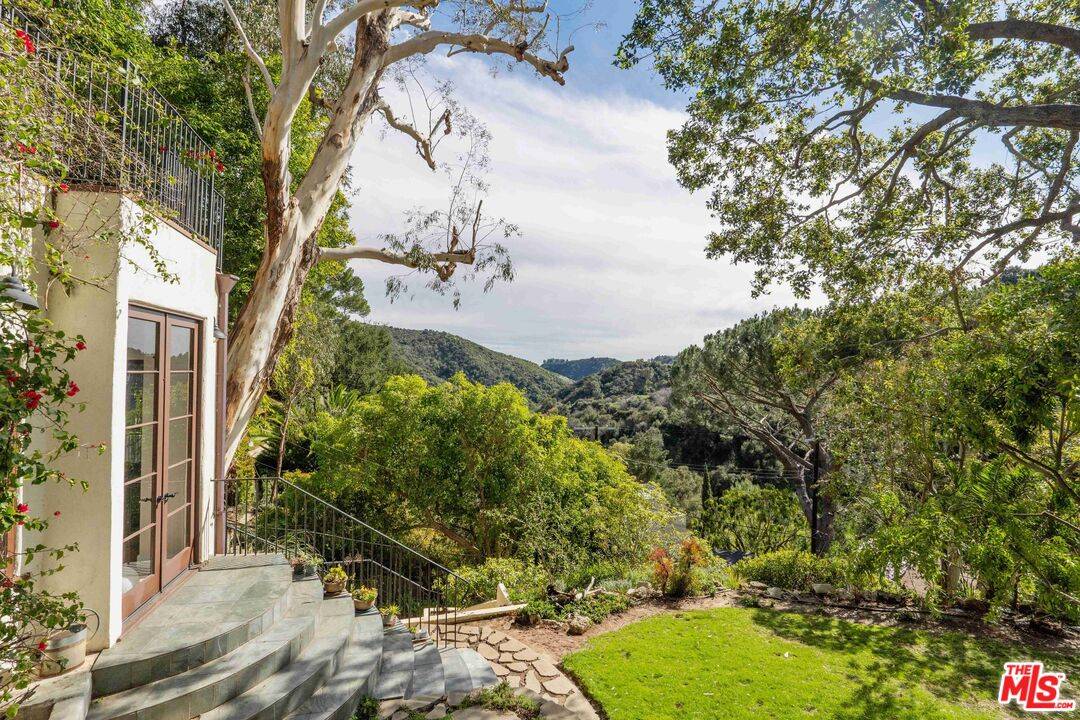 10037   Reevesbury Dr 3BR Beverly Hills Post Office | B.H.P.O. La