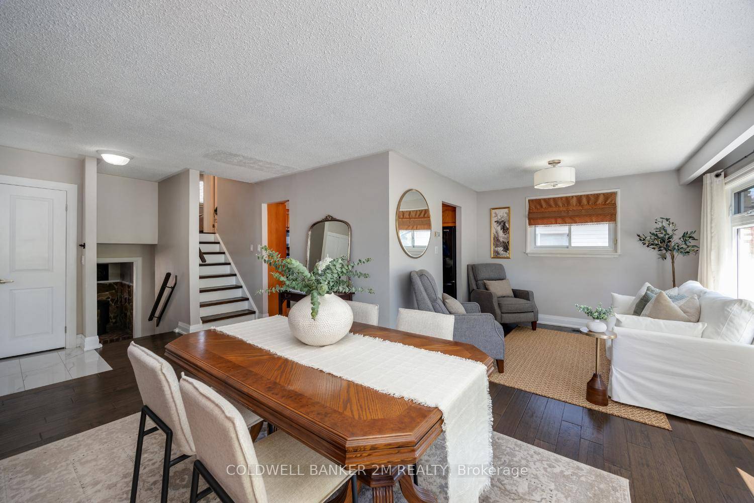 Welcome Home ! Step into this beautiful and spacious 4 level backsplit, perfectly situated in the sought after Eastdale Community.