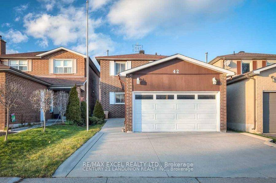 Enjoy comfortable family living in this well maintained detached home featuring 3 bedrooms, 3 washrooms, a 2 car garage, and a large deck with fenced yard.