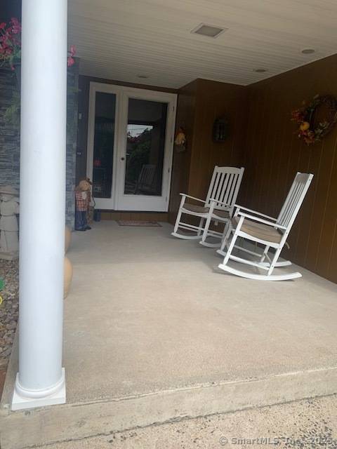 Beautiful Ranch house located down the Street from Shuttle Meadow Country Club.