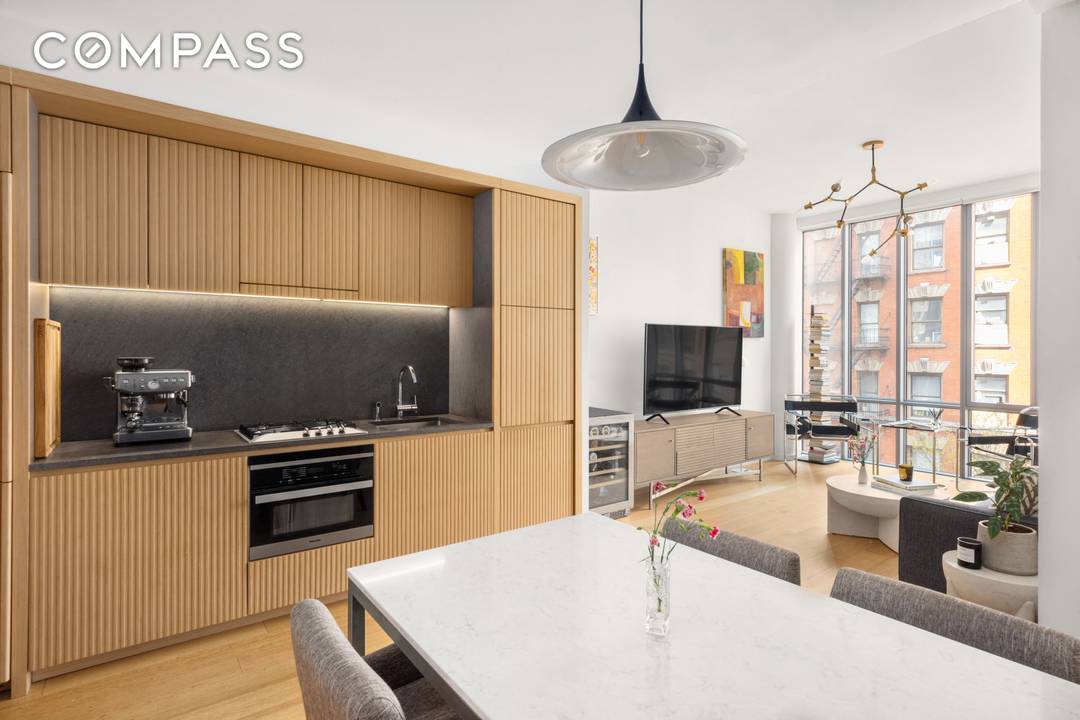 565 Broome Street N5E SoHo, New York Welcome to 565 Broome Street N5E a stunning one bedroom, one bath residence designed by Renzo Piano Building Workshop, with interiors by RDAI ...