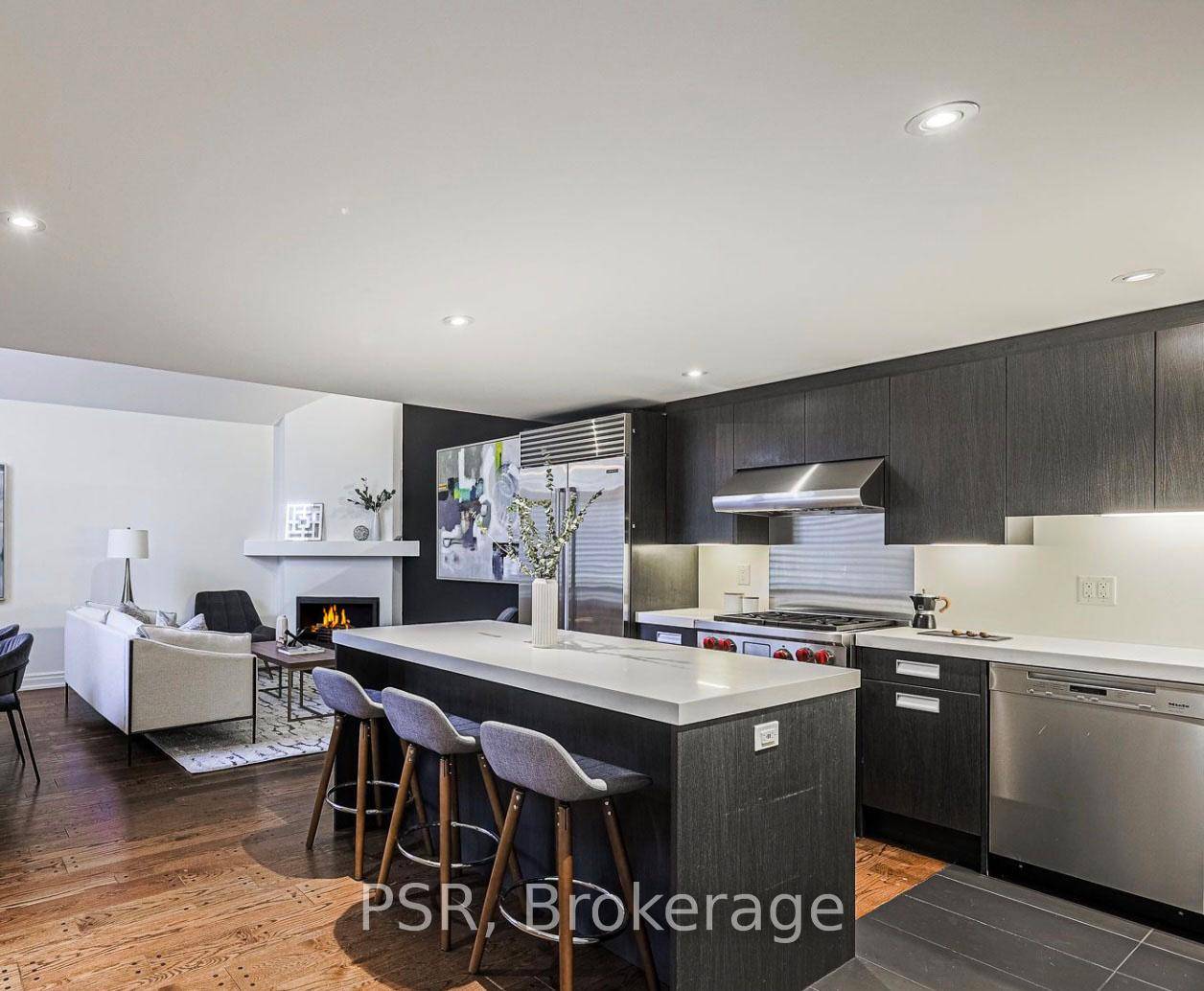 Exquisite Executive Coach House in Prestigious Summerhill.