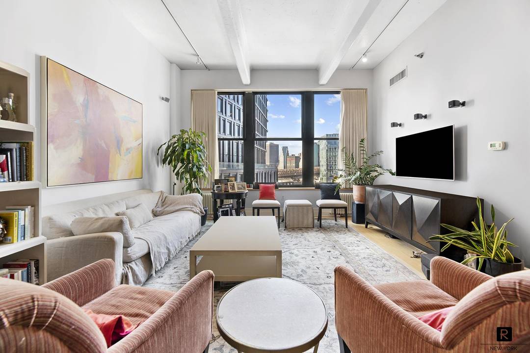 Impeccable Sun Drenched DUMBO Loft with Iconic Skyline ViewsBathed in natural light from a full expanse of oversized windows, this immaculate loft on the 8th floor of 70 Washington commands ...