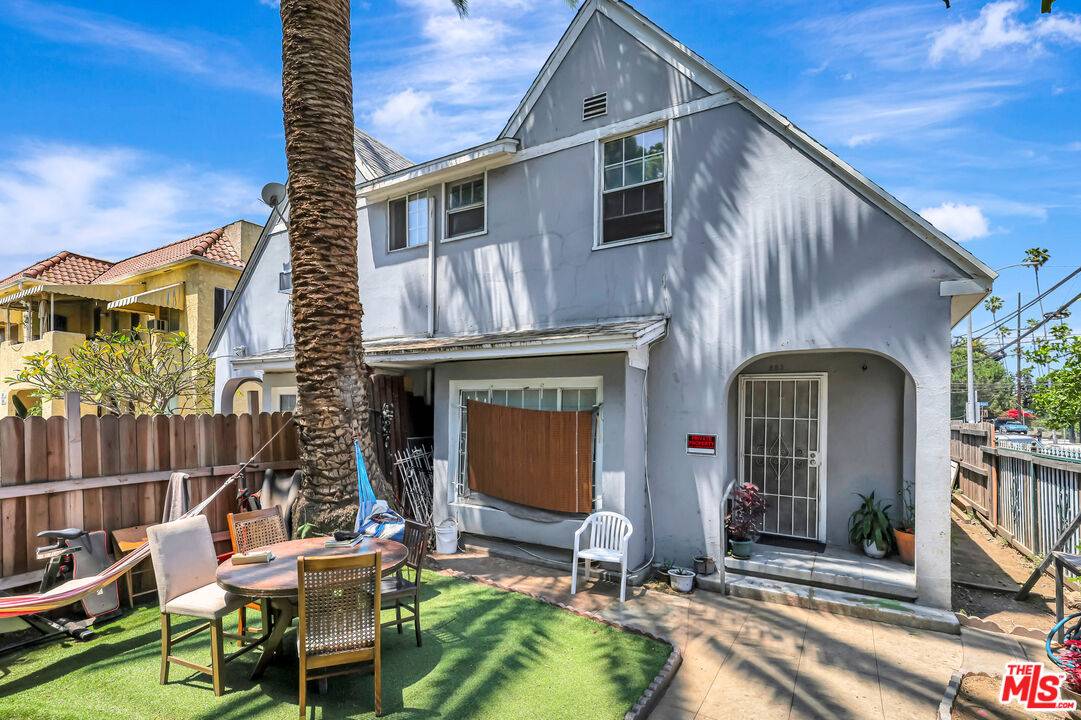853  N Ridgewood Pl 4BR Hancock Park La