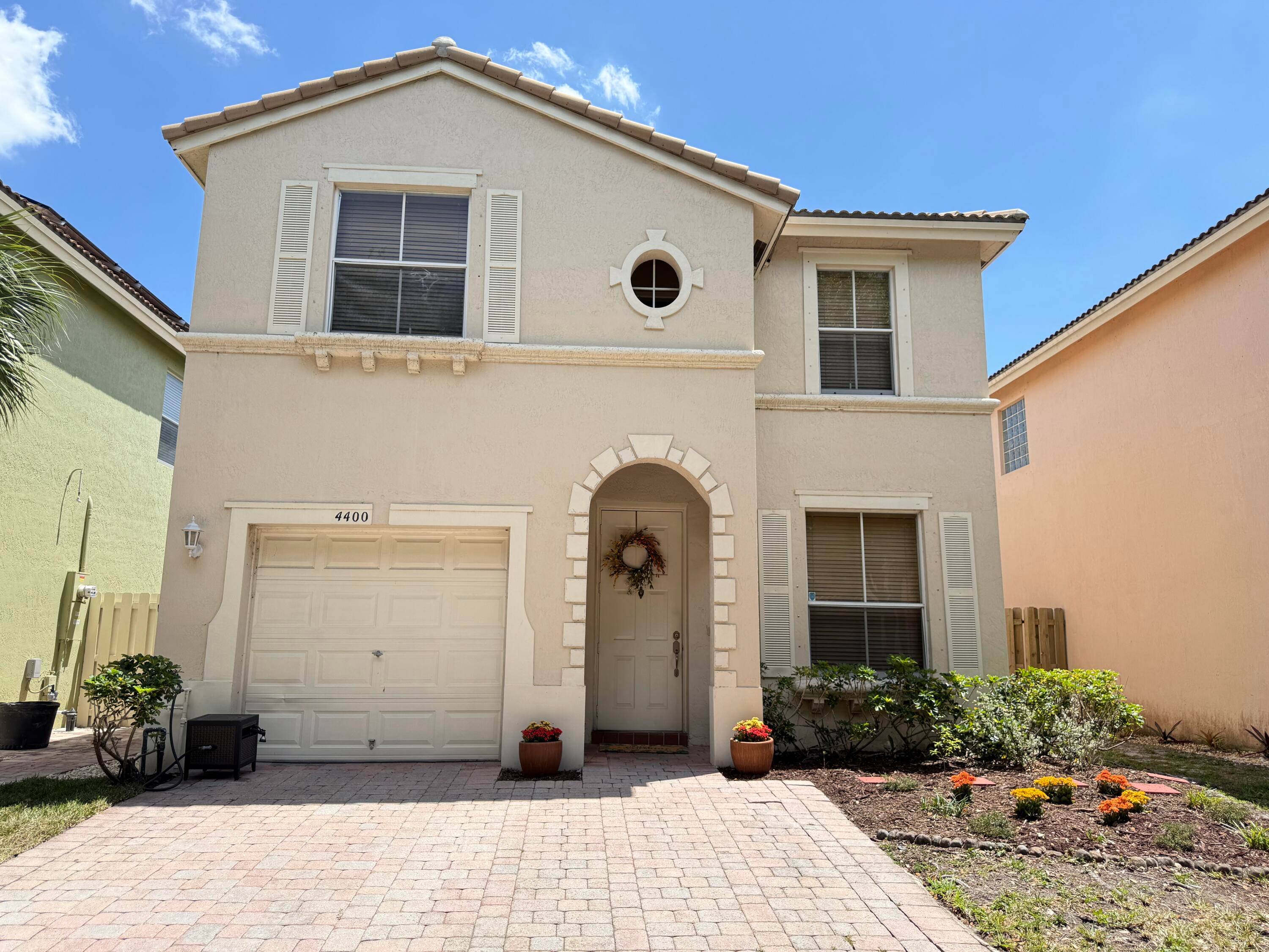 Welcome to your dream home in the heart of West Palm Beach !