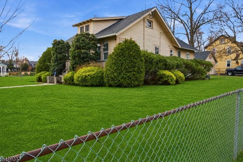 Move right into this well maintained 3 bedroom, 2 bath home in close proximity to Cranford's vibrant downtown.