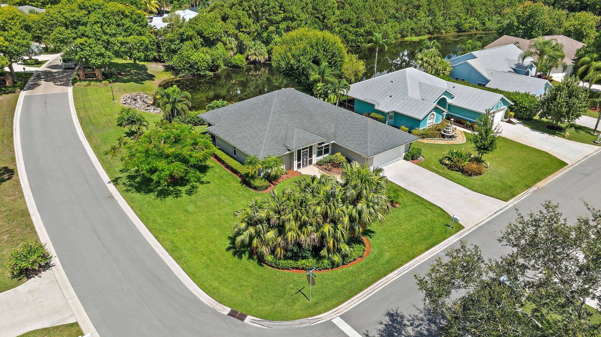 Are you dreaming of the quintessential Palm City lifestyle ?