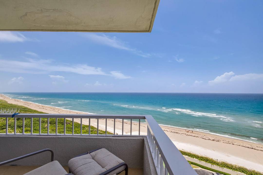 WATCH THE SPECTACULAR VIEWS OF THE OCEAN WAVES SLAPPING AGAINST THE SANDS SHORE LINE FROM YOUR LIVING ROOM RECLINER DUE TO THE MIRRORS ON YOUR CEILING AND THE INTRACOASTAL FROM ...