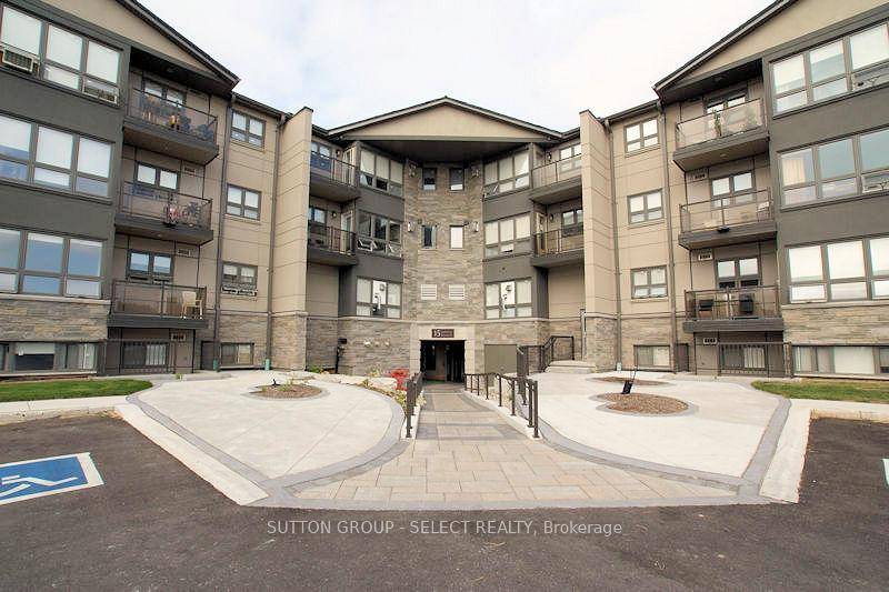 Now vacant Top floor, 1 bedroom den or small 2 bedroom, 1 bath unit this is one of six units in the entire complex like this.