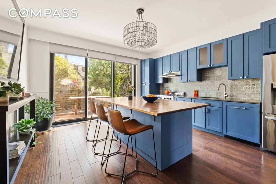 Welcome to 455 Union Street, a renovated, single family townhouse in Carroll Gardens.
