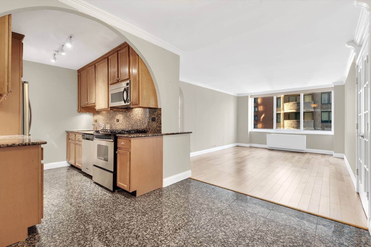 Great coop rental 1 year with possible 1 year extension.